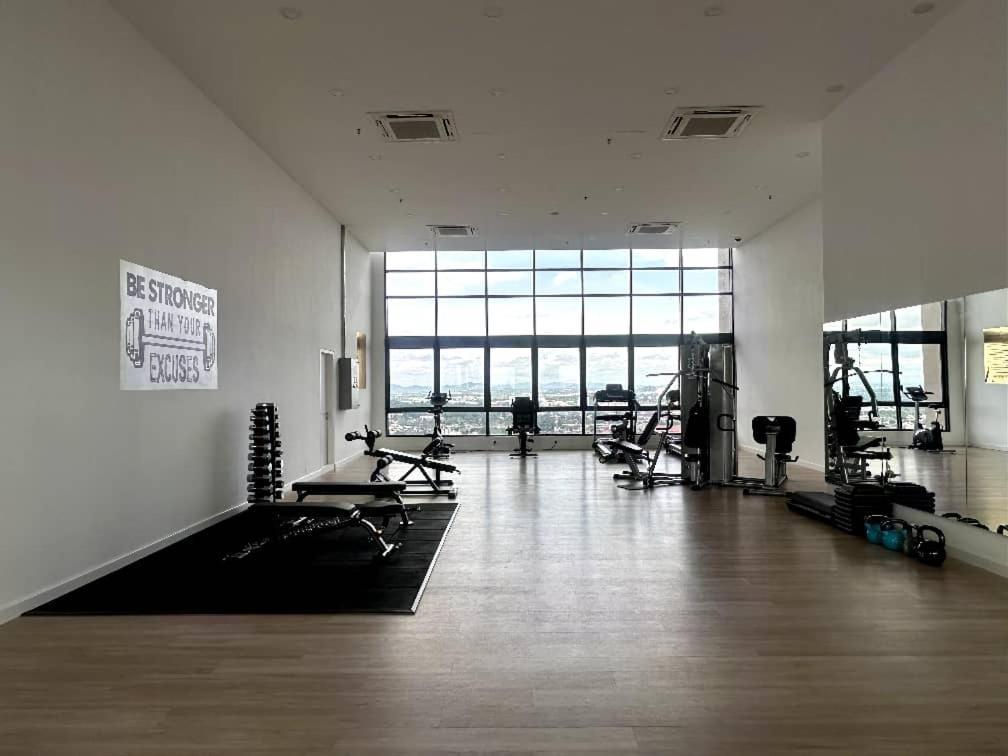 The Apple Premier Condo Three Bedroom In Melaka Zewnętrze zdjęcie