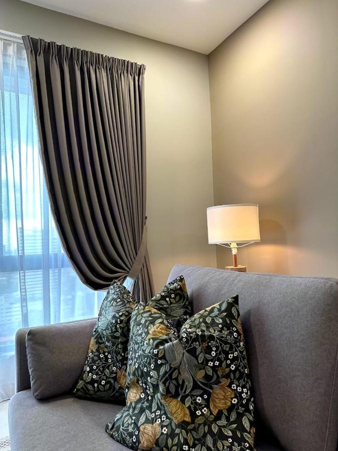 The Apple Premier Condo Three Bedroom In Melaka Zewnętrze zdjęcie